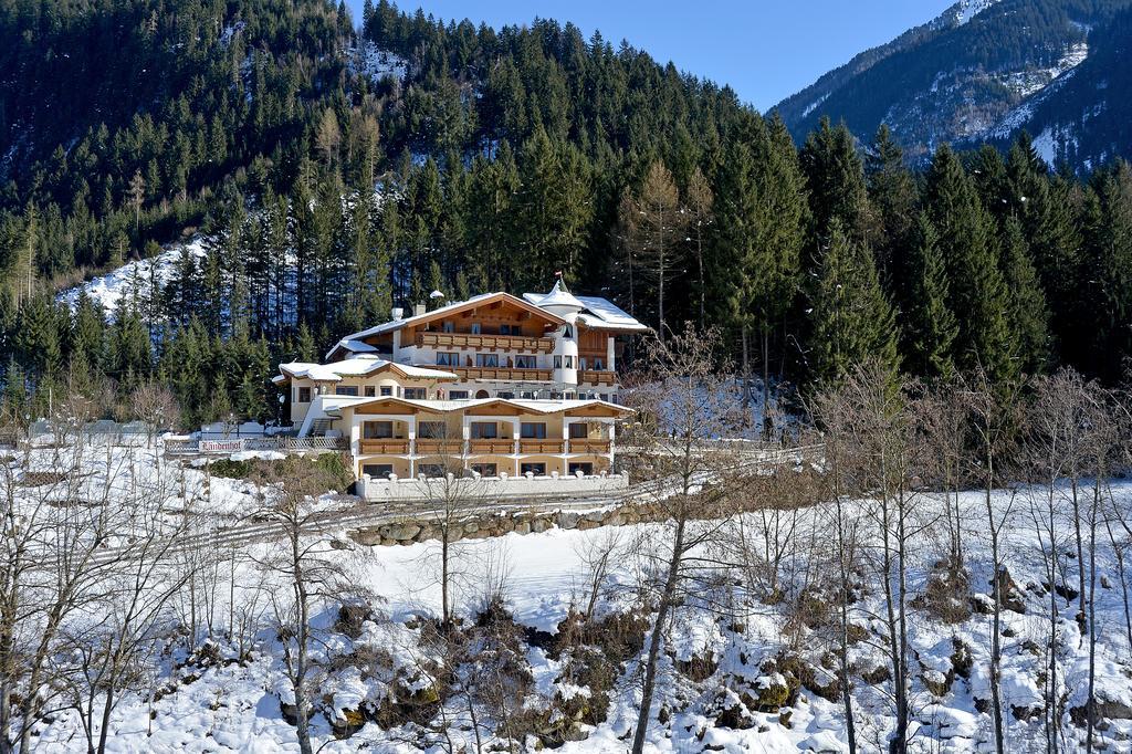 Hotel Landenhof Superior Mayrhofen Exterior photo