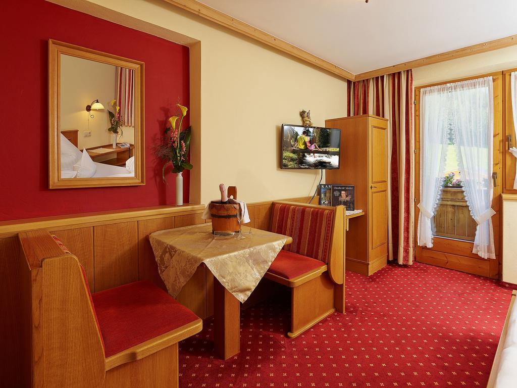 Hotel Landenhof Superior Mayrhofen Room photo